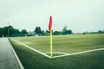 FIFA公布世界杯全新赛前仪式，360度沉浸式设计让每位球员参与升旗（配图示意）